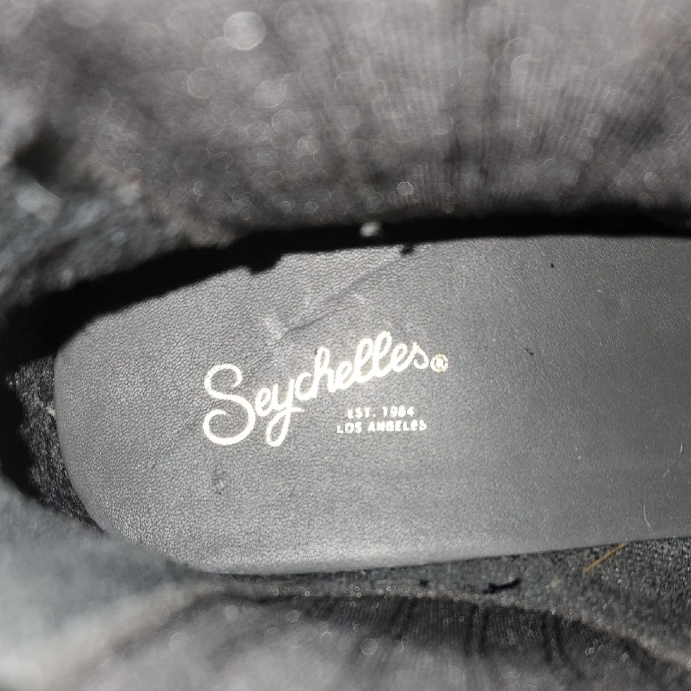 Seychelles material genuine